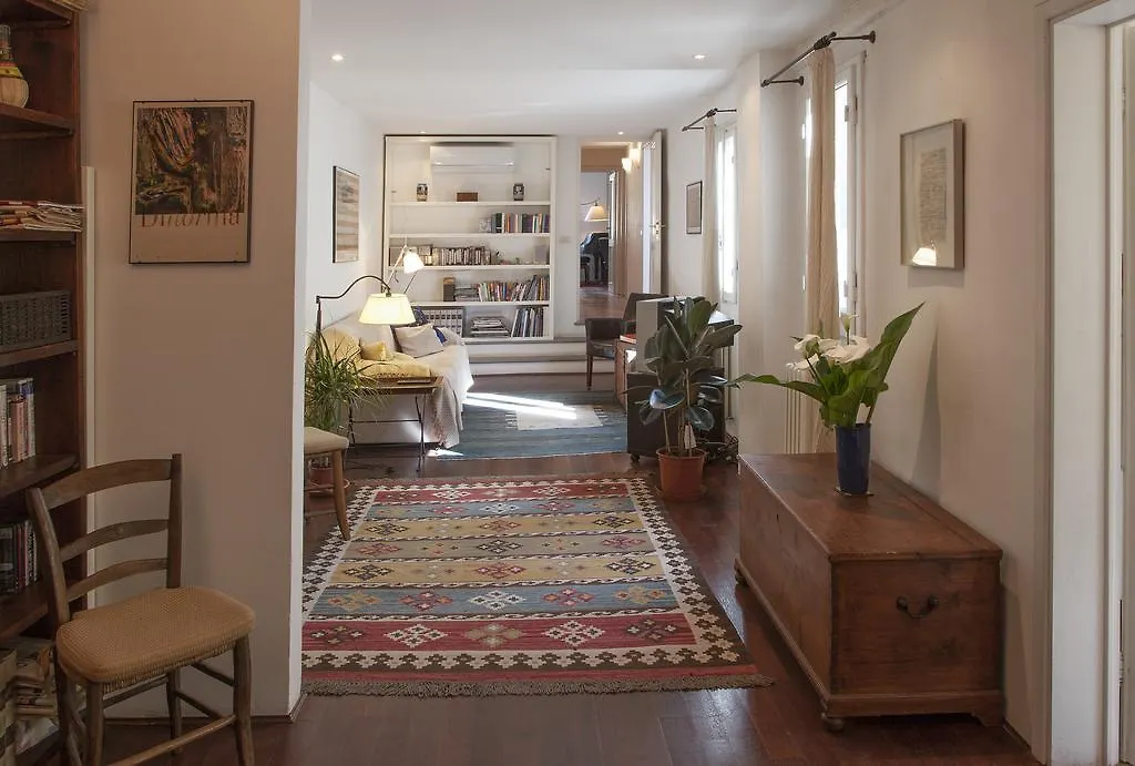 Grand Piano Apartment Florence
